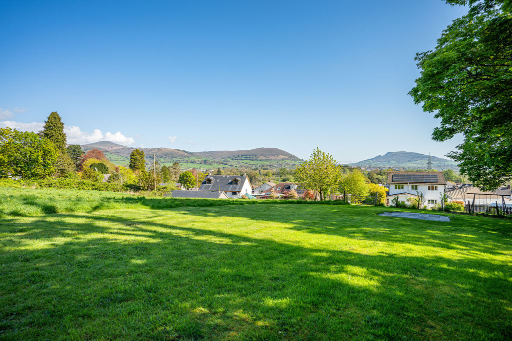 Field and Views- click for photo gallery